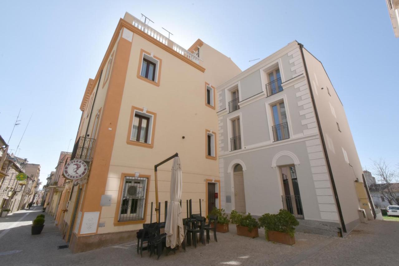 Hotel Cavour Olbia Exterior photo